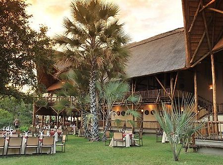 Three Cities Thorntree River Lodge Livingstone Buitenkant foto